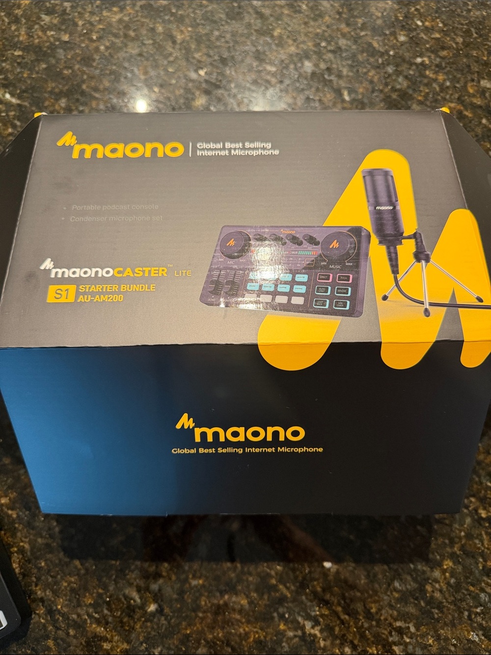 Maono MaonoCaster Lite S1 Podcast Starter Bundle - Black and Yellow